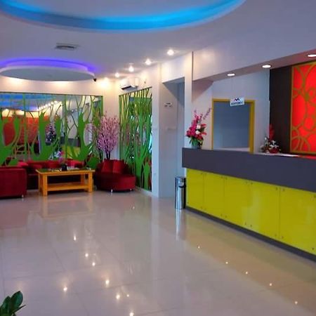 Hôtel Wisma Asiatique à Pekanbaru Extérieur photo